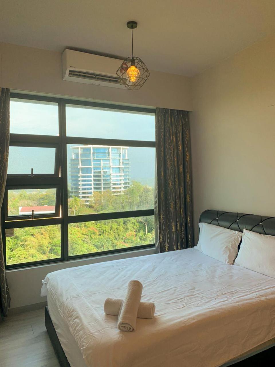 شقة Sunset View Jesselton Quay Near Jesselton Point Near Suria Sabah Near Gaya Street كوتا كينابالو المظهر الخارجي الصورة