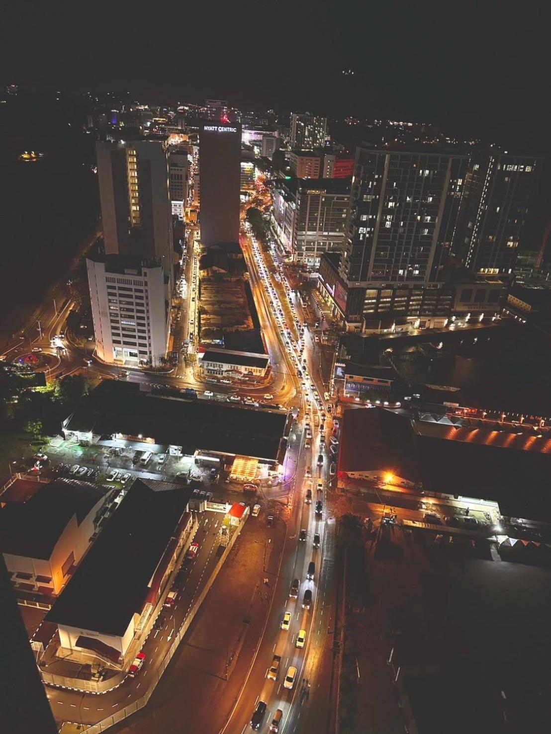 شقة Sunset View Jesselton Quay Near Jesselton Point Near Suria Sabah Near Gaya Street كوتا كينابالو المظهر الخارجي الصورة