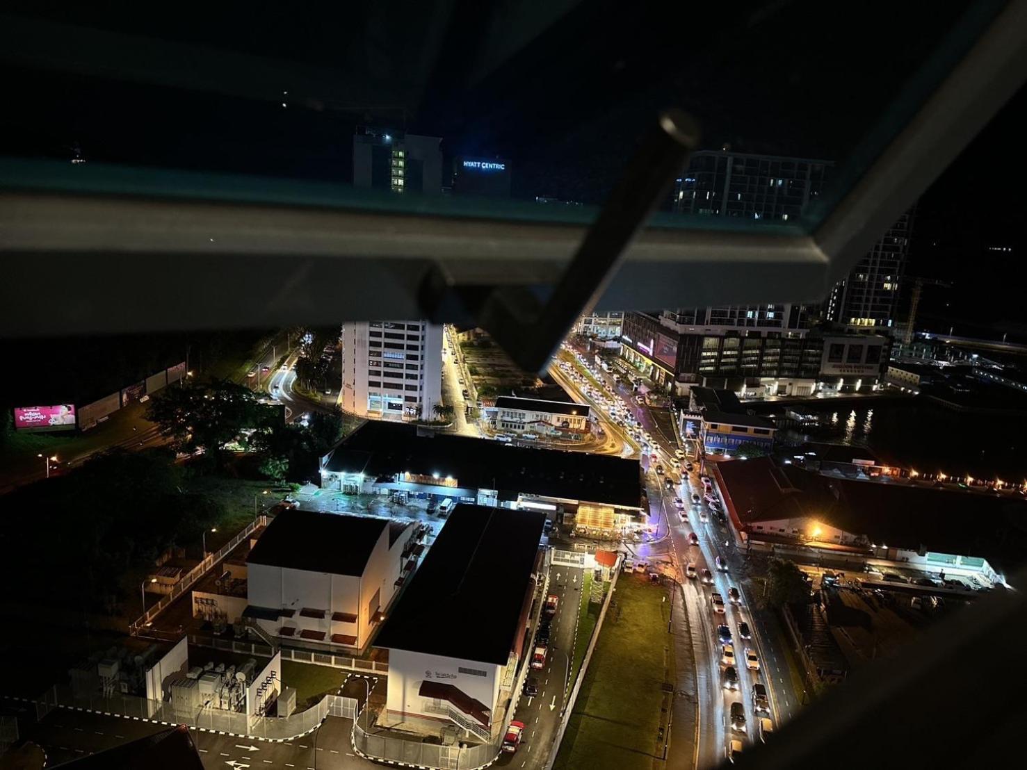 شقة Sunset View Jesselton Quay Near Jesselton Point Near Suria Sabah Near Gaya Street كوتا كينابالو المظهر الخارجي الصورة